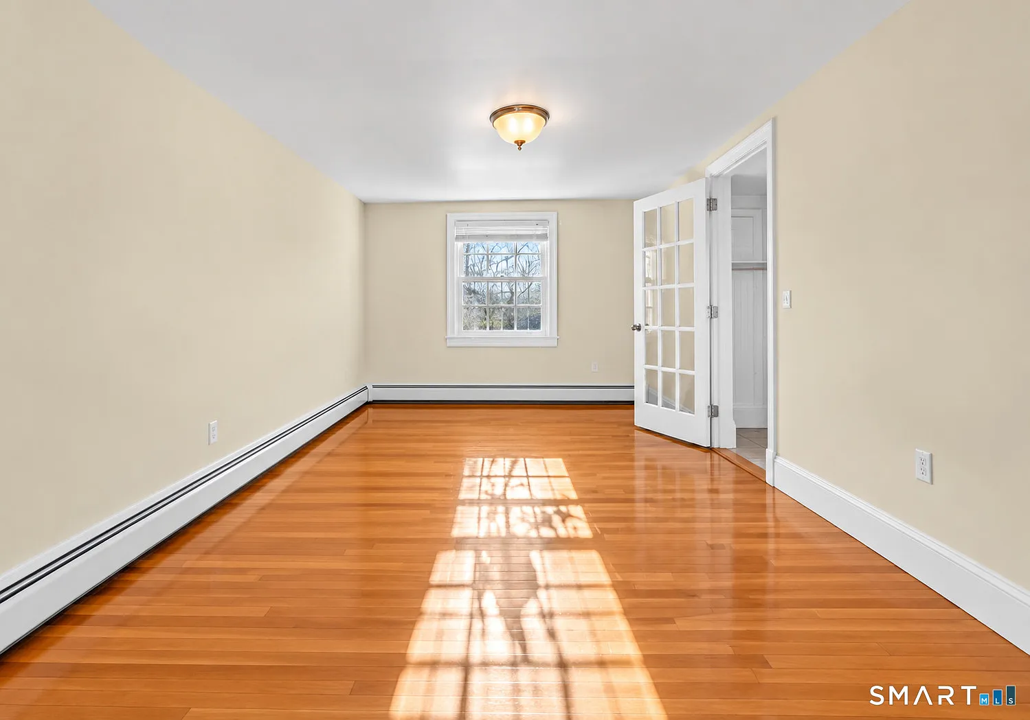 2 bed, 1.0 bath, 3090 sqft, $3,000 — Photo 3
