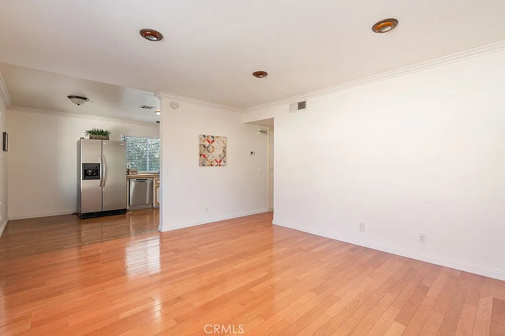 2 bed, 832 sqft, $2,600 — Photo 4