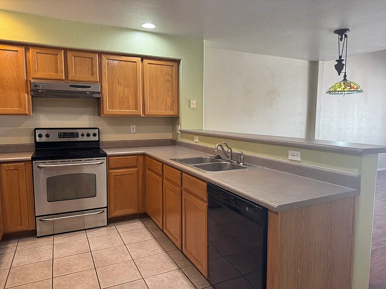 4826 W New World Dr — Photo 6