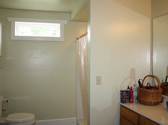 3rd image of 128 Dixie Ln