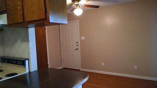 3rd image of 1607 N Main St APT C