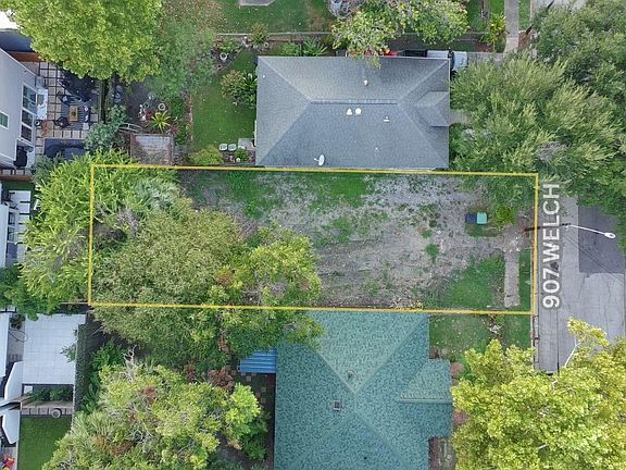 3rd image of 907 Welch St
