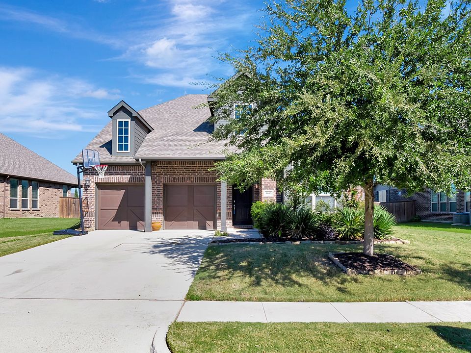 1st image of 4605 Plumeria Dr
