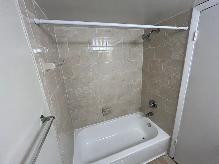 1820 W 53rd St #414 — Photo 13