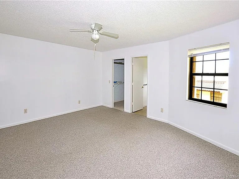 1999 NE Collins Cir #380 — Photo 7