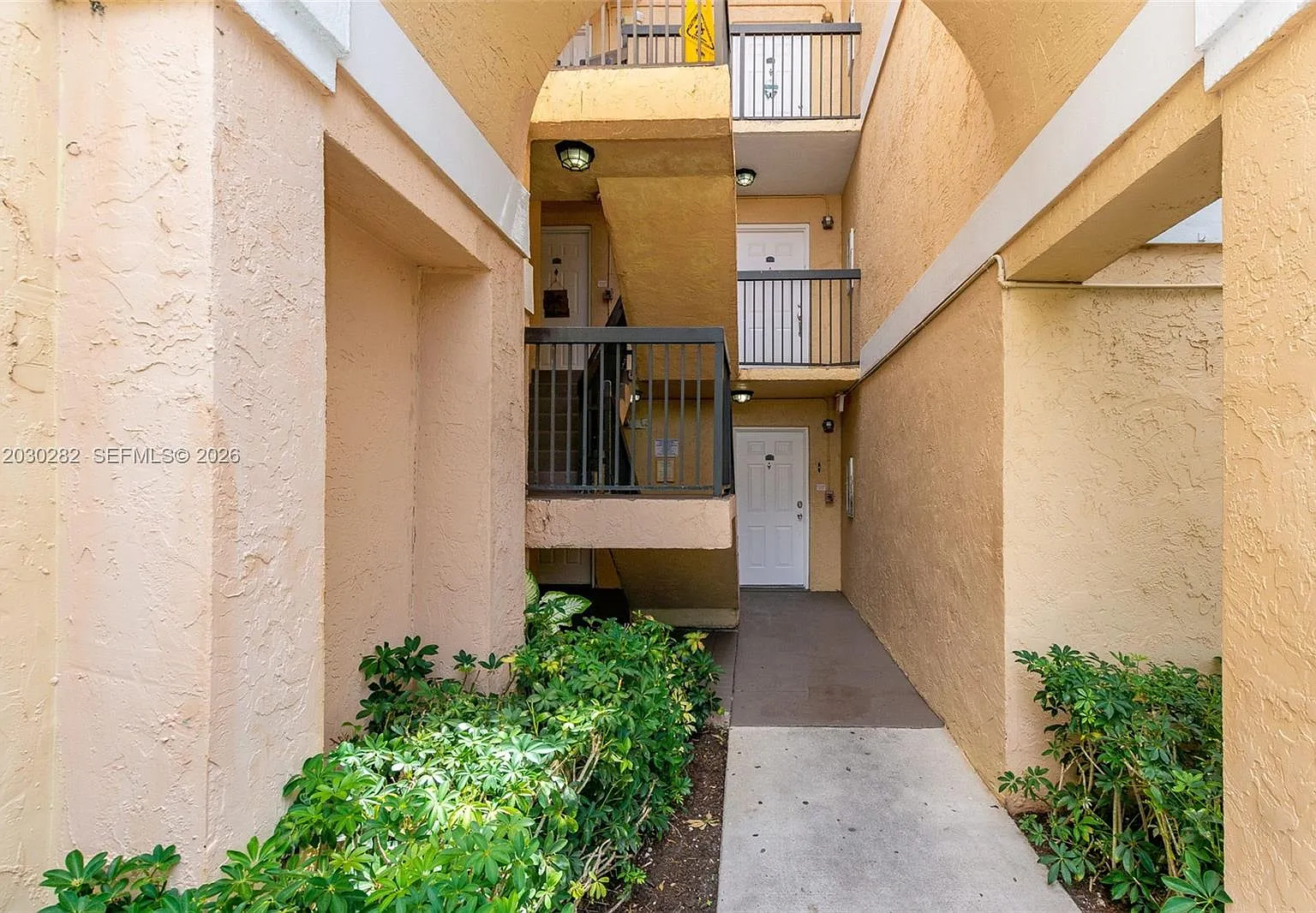 Grand Oasis Condo — Photo 4