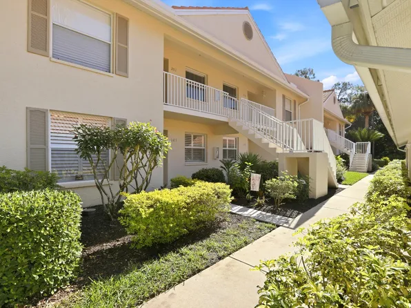 289 Robin Hood Cir Unit 101, Naples, FL 34104