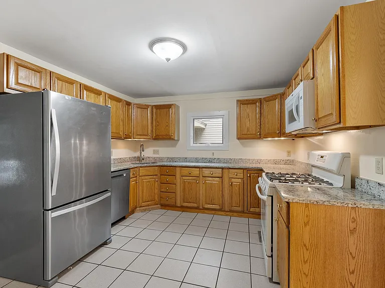 11 Chadwick St #11 — Photo 6