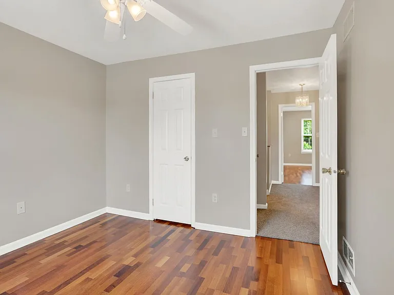 1556 Macintosh Way — Photo 12