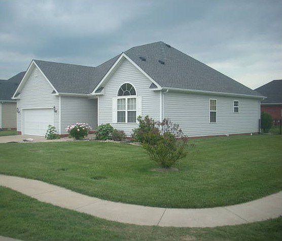 Corner lot, nice landscaping