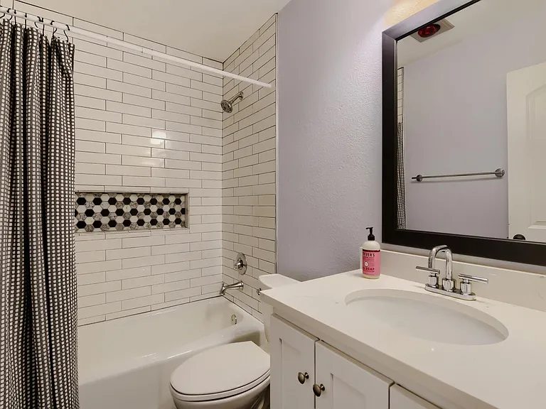 8804 United Kingdom Dr — Photo 17