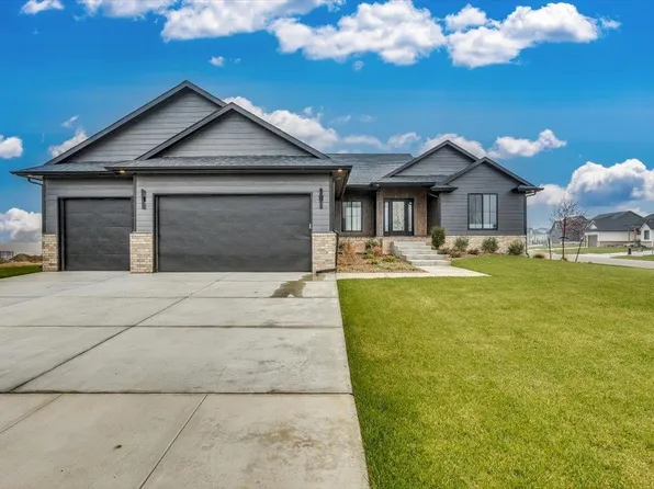 9713 W Cedar Ln, Maize, KS 67101