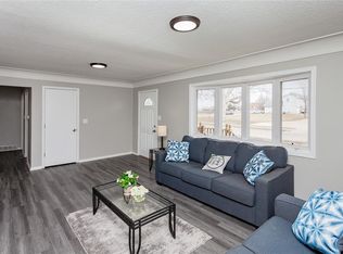 406 SW Maple St, Ankeny, IA 50023