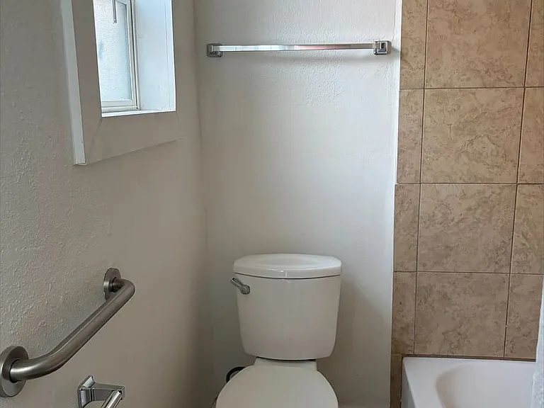 842 Alamitos Ave — Photo 36