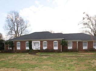 2 Redcliffe Rd, Greenville, SC 29615