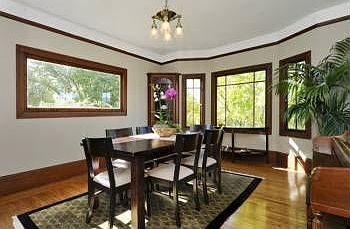 1st image of 825 Everett Ave
