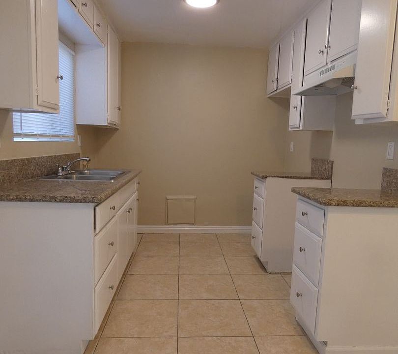 1st image of 5224 Pacific Ave #5224
