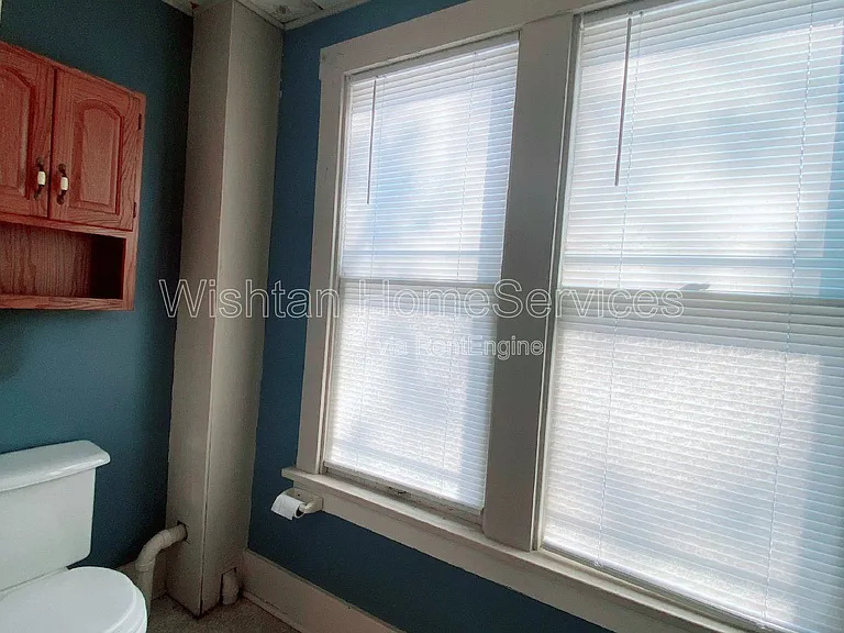 209 Chandler Blvd #A — Photo 9
