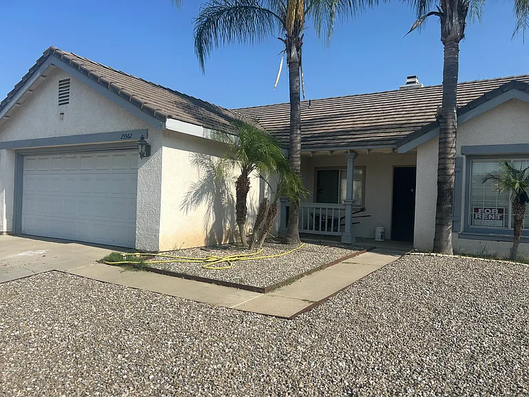 25562 Calabria Dr — Photo 1
