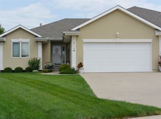 2434 SW Golf View Ct, Topeka, KS 66614