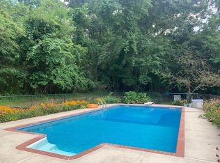 37 Little Bay Rd, Wading River, NY 11792