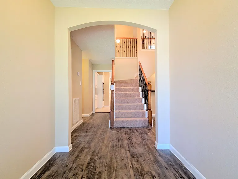 19222 Hikers Trail Dr — Photo 2