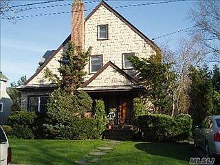 1st image of 1579 Moffitt Ave
