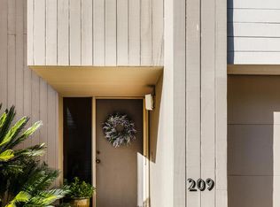 209 N Grand Ave, Pasadena, CA 91103