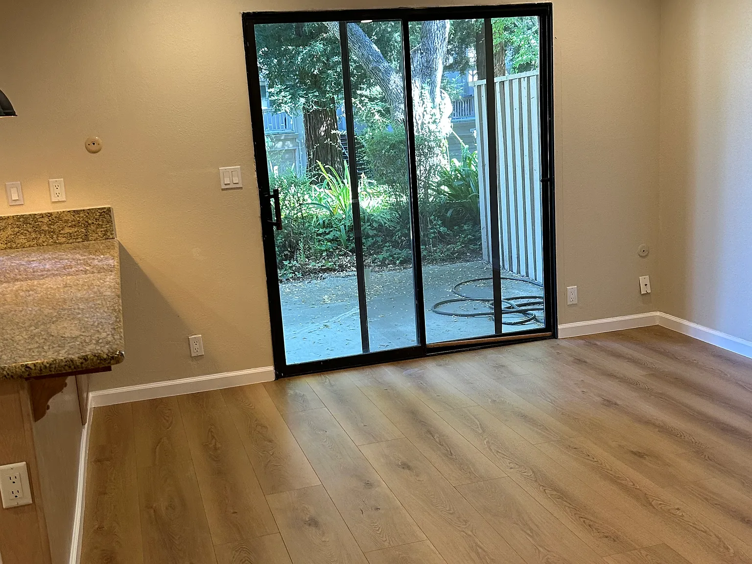 4 bed, 2.5 bath, 2000 sqft, $3,095 — Photo 3