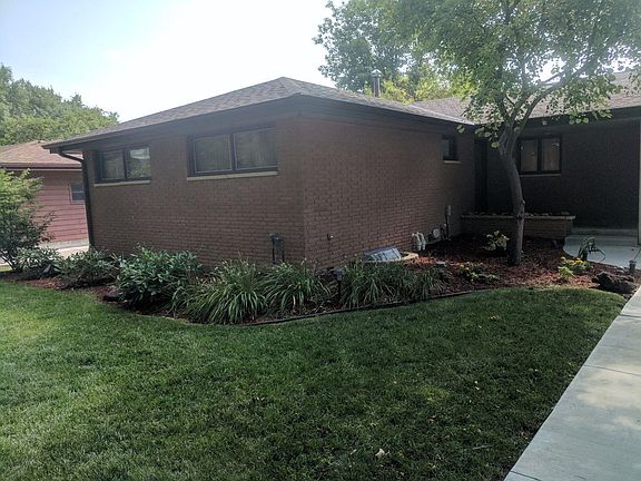 2nd image of 730 Wedgewood Dr