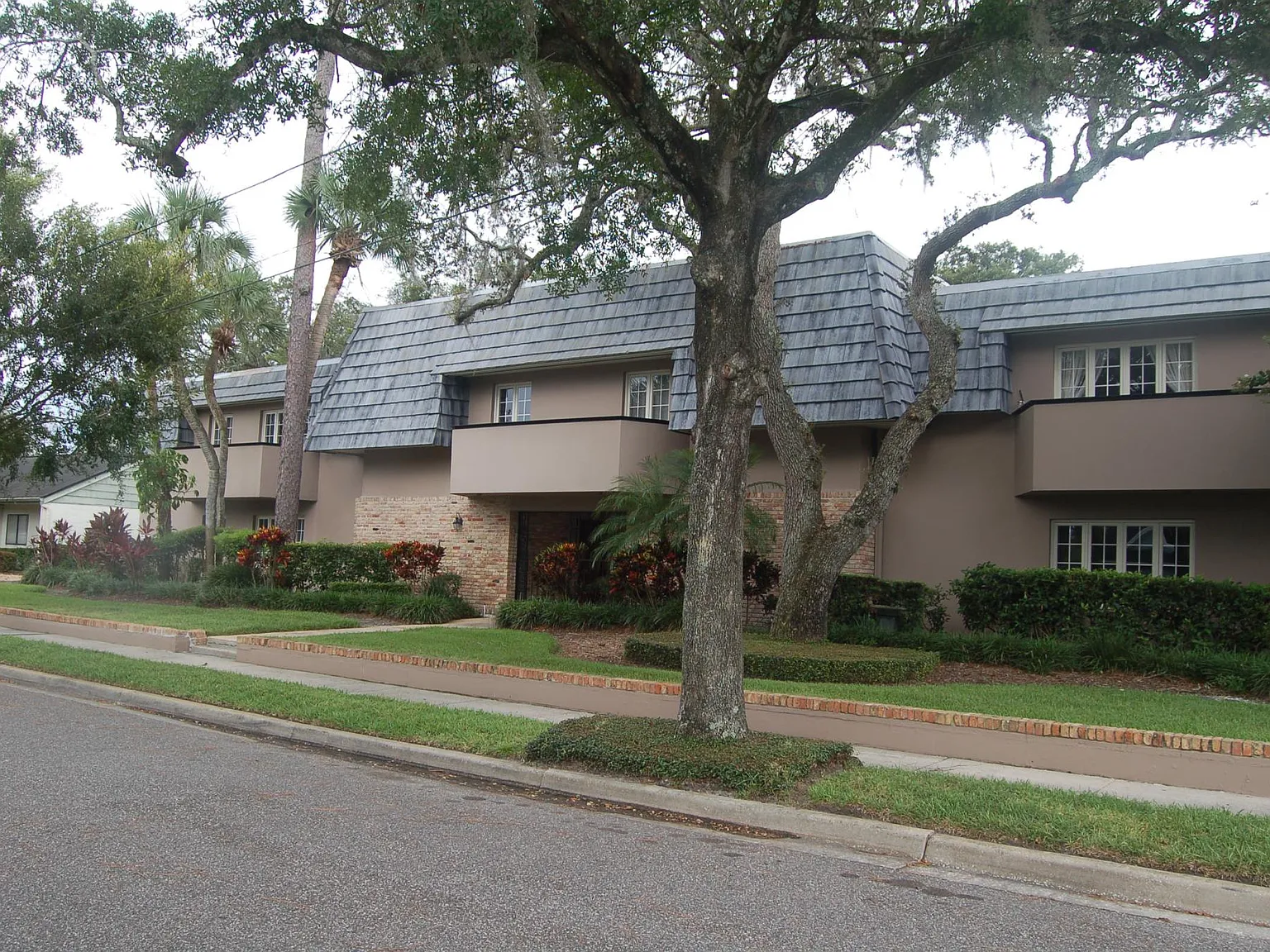 2 bed, 1236 sqft, $1,750 — Photo 2