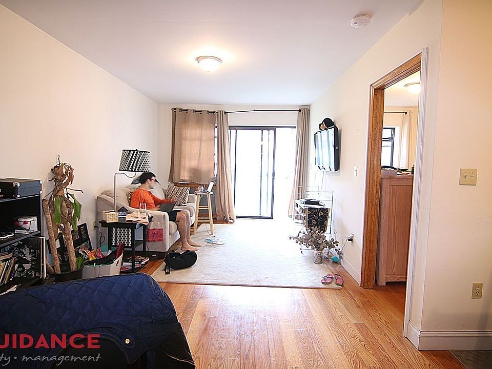 1st image of 319 W 101st St APT 4