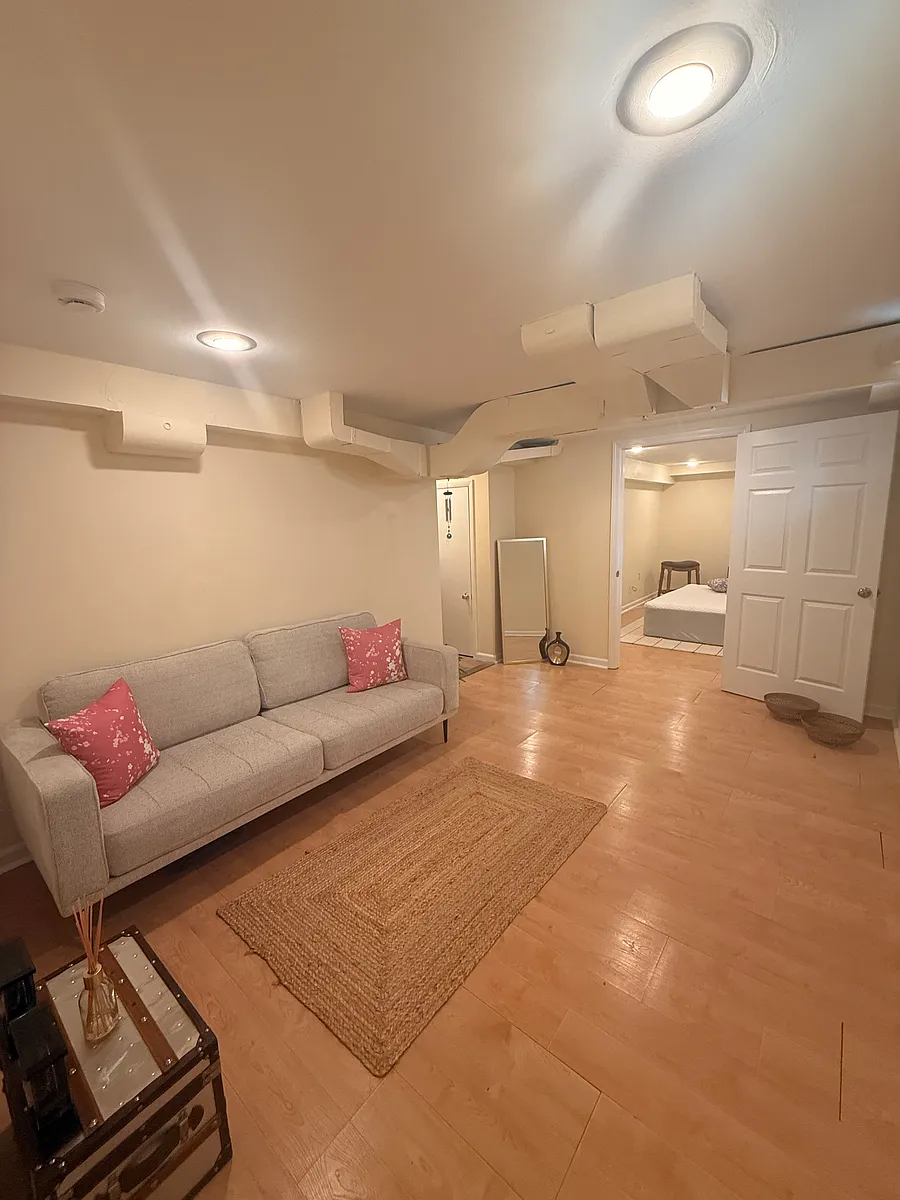 Building Photo - 157 Louis St #1B