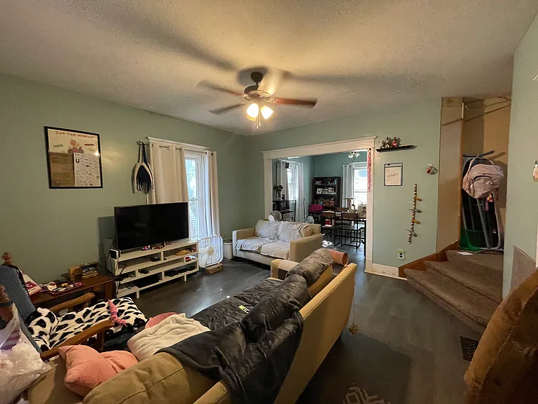 2235 Holdrege St — Photo 3