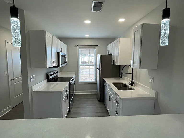 3234 Pleasant Valley Cir — Photo 2