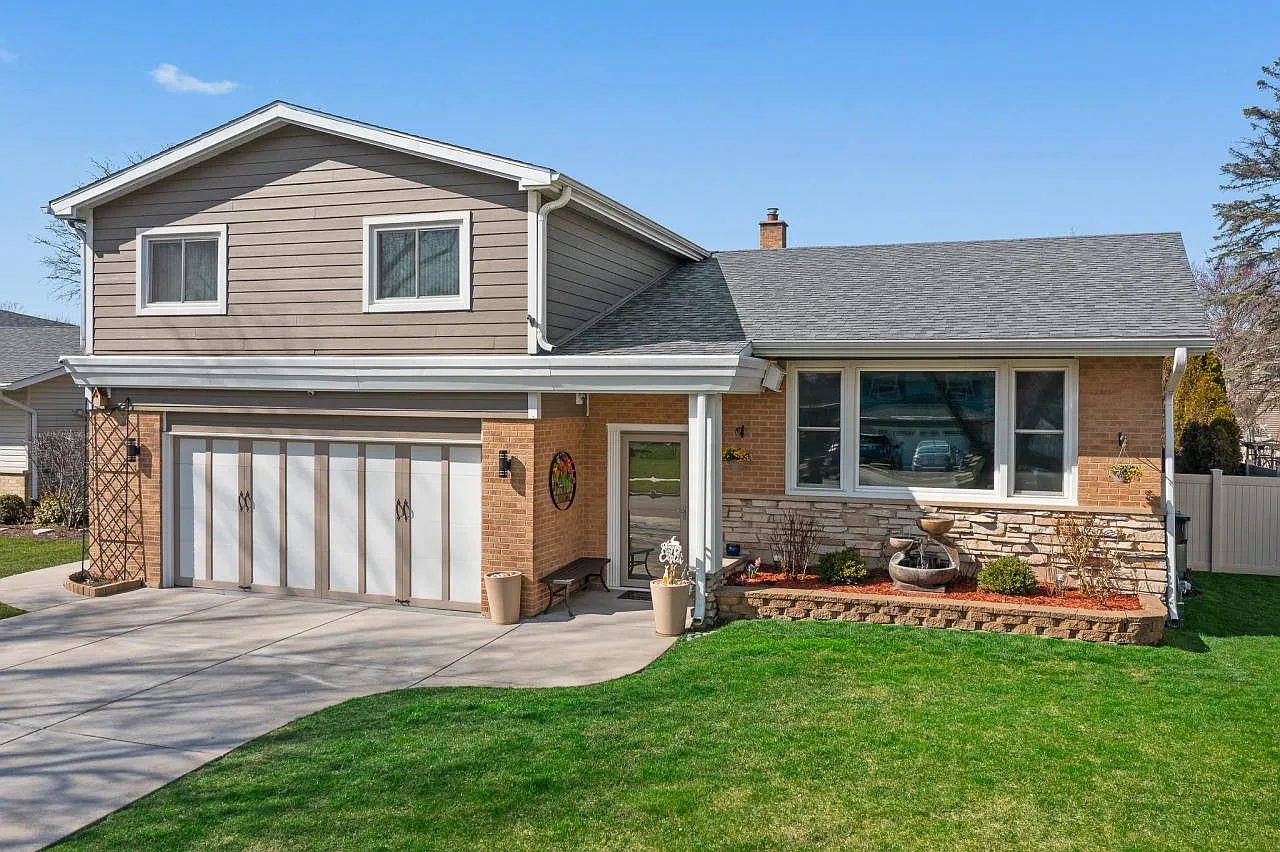 1816 E Basswood Ln photo 1