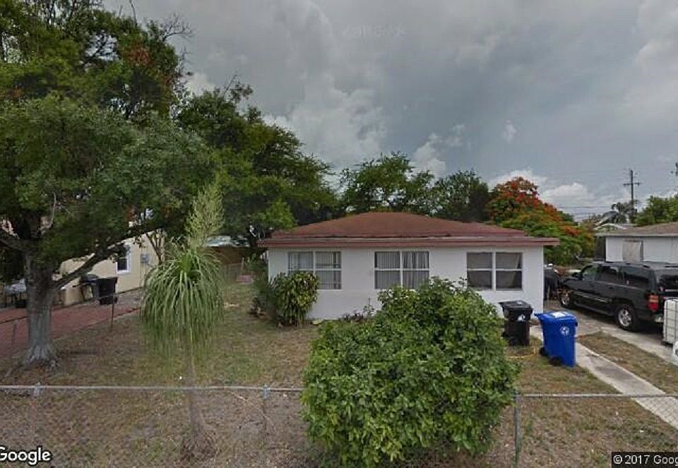 1st image of 921 NW 16th Ter