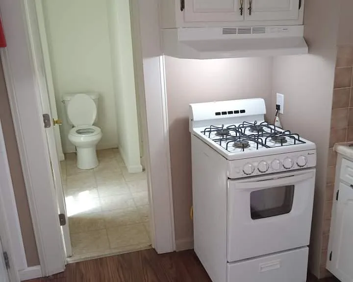 320 S Cleburn St #4 — Photo 2