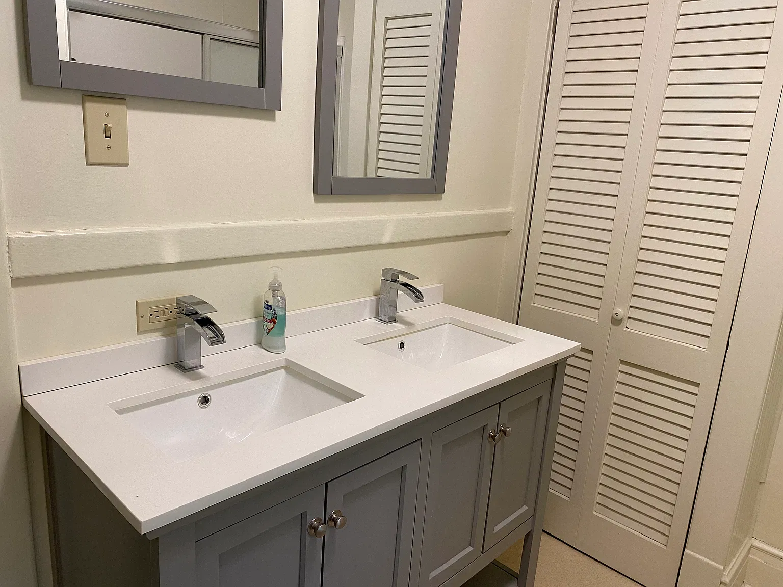 6 bed, 2.5 bath, 2016 sqft, $6,700 — Photo 3