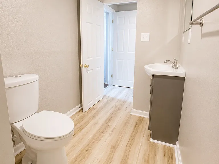 1018 Rockhill St #3 — Photo 11
