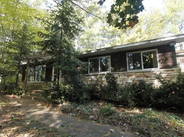 W5244 Oxbow Trl, Princeton, WI 54968