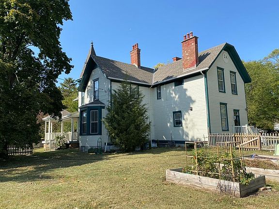 2nd image of 768 Derby Ave