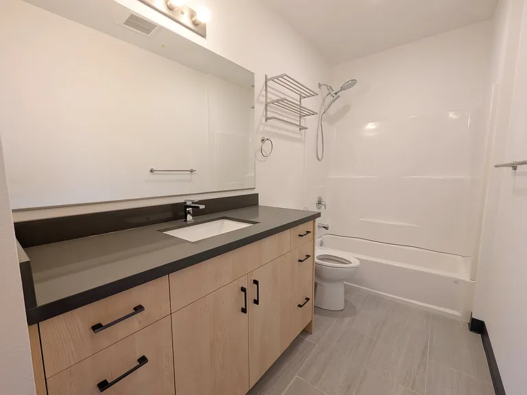 Valhalla Apartments — Photo 4