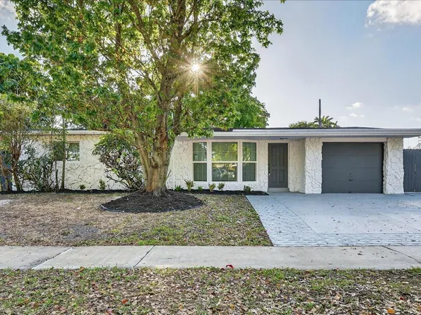 710 SW 67th Avenue, Pembroke Pines, FL 33023