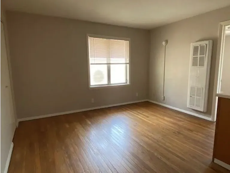 511 W University Ave — Photo 5