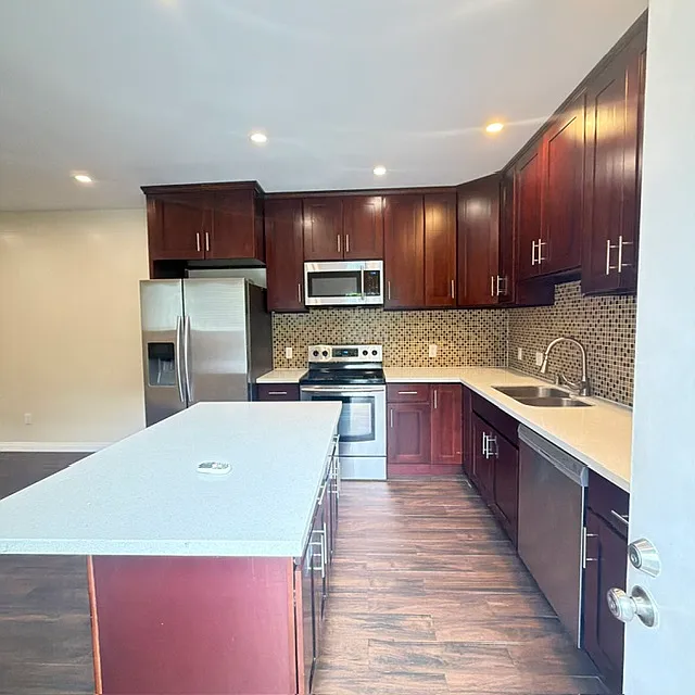 1 bed, 700 sqft, $2,395 — Photo 2