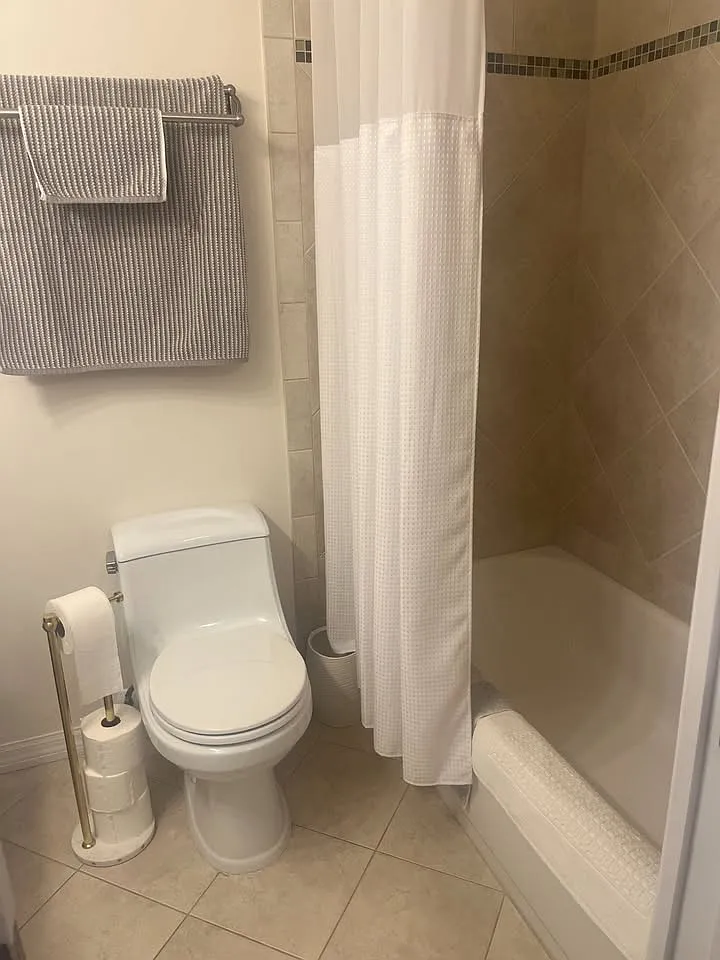 2 bed, 1000 sqft, $2,400 — Photo 4