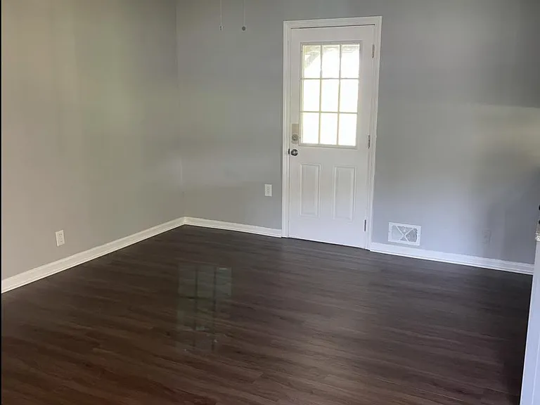 Rockdale Dr NW — Photo 8