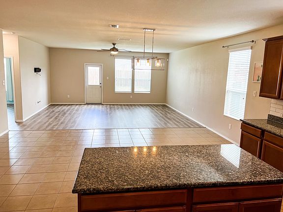 5th image of 3129 Walker Creek Dr