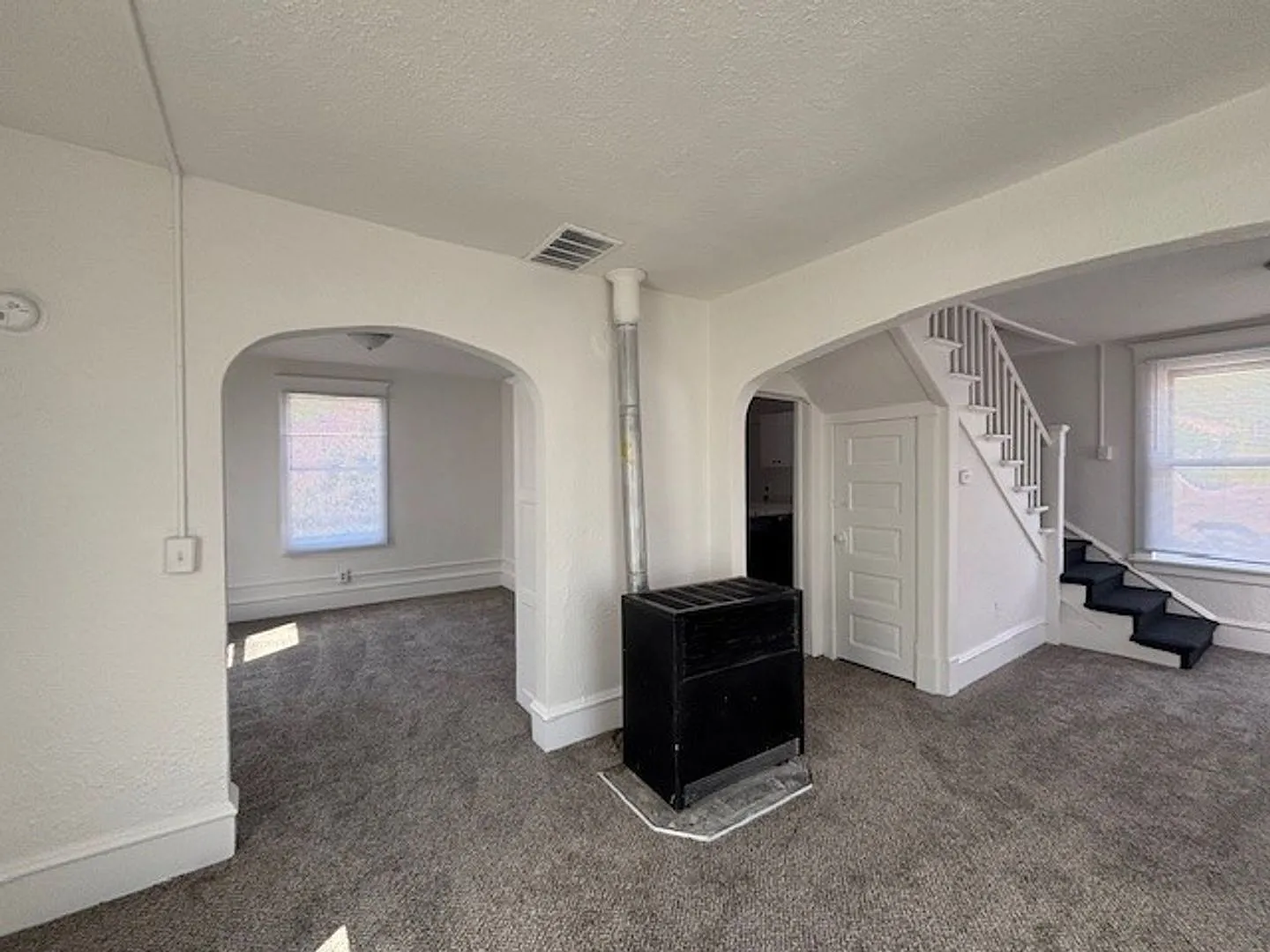 2 Bed 1 Bath House — Photo 2